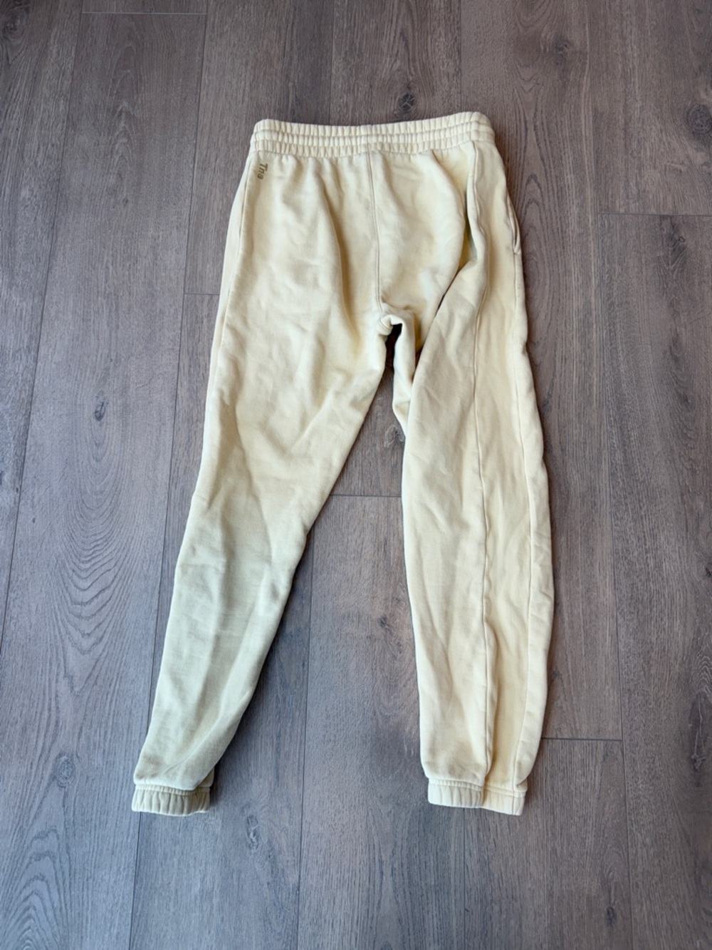 TNA Aritzia Sweat Set - Picture 4 of 10